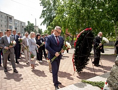 В Благовещенске прошли торжественные церемонии у памятников основателям города