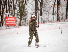 В Благовещенске прошло первенство города по горным лыжам и сноуборду, посвящённое памяти выпускника ДВОКУ, Героя России Ковтуна Андрея