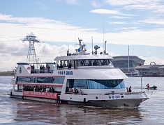 На Амуре прошла традиционная акция «Цветы на воде»