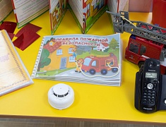 В детском саду № 32 для ребят провели обучение в рамках месячника пожарной безопасности