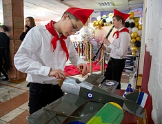 В Благовещенске с 90-летием поздравили Центр эстетического воспитания детей им. В. В. Белоглазова