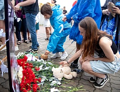 Больше 100 благовещенцев почтили память детей-жертв войны в Донбассе