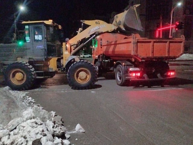 Возведение временной дамбы и чистка Бурхановки: ГСТК готовит город к весеннему периоду