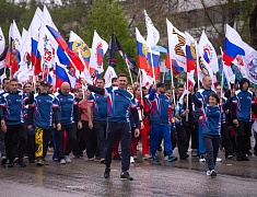 Шествие трудовых коллективов отгремело в Благовещенске!