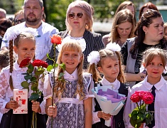 В школах Благовещенска прошли торжественные линейки