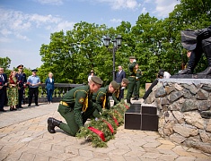 В день города прошли торжественные церемонии возложения цветов