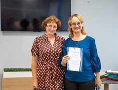 В областной библиотеке открыли выставку рисунков и подвели итоги конкурса «Нам дороги эти позабыть нельзя»