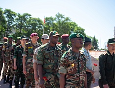 Цветы в память о подвиге советских солдат возложили в Благовещенске