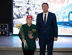 42 медали в честь юбилея Байкало-Амурской магистрали вручили благовещенцам