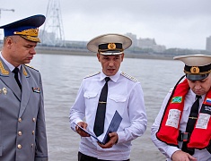 Олег Имамеев поздравил бойцов с Днем Военно-морского флота