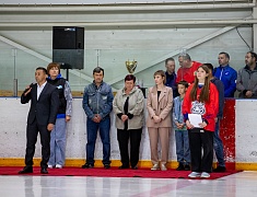 В Благовещенске провели турнир по хоккею с мячом в память об участнике спецоперации