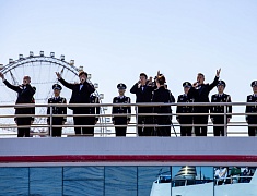 Главы Хэйхэ и Благовещенска возложили цветы на пограничной реке