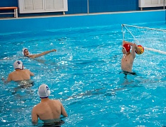 В Благовещенске впервые проходят соревнования по водному поло