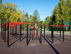 Мэр Благовещенска Олег Имамеев проверил готовность «умной» спортплощадки в Моховой Пади