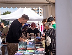 Китайские и русские писатели встретились в Благовещенске на книжном фестивале «Берег»