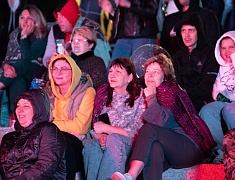 С днём рождения Благовещенск поздравили солист музыкального театра «Геликон-опера» Дмитрий Янковский и оркестр «АмурДжазБэнд»