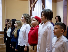 Городские школьники получили первые паспорта из рук мэра Олега Имамеева