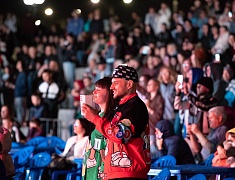 С днём рождения Благовещенск поздравили солист музыкального театра «Геликон-опера» Дмитрий Янковский и оркестр «АмурДжазБэнд»
