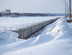 Темпы работ по возведению берегоукрепления Амура и Зеи оценили мэр амурской столицы Олег Имамеев