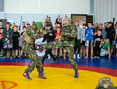 В Благовещенске прошёл открытый кубок города по спортивной борьбе на призы спортивно-патриотического клуба «Машина»