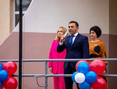 Мэр Олег Имамеев побывал на линейках в нескольких городских школах