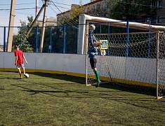 В Благовещенске юные футболисты сыграли на всесезонном корте на Нагорной