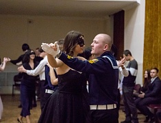 В Благовещенске в танце закружились более сотни студентов