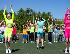 Забег «Я могу» собрал на стадионе «Юность» сотню ребят с ограниченными возможностями здоровья