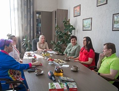 Заместитель мэра Благовещенска Виктория Хопатько встретилась с дальними родственниками Михаила Ломоносова и Виктора Евсеева