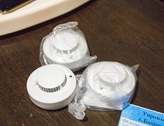 Еще почти 300 семей в Благовещенске получат бесплатно пожарные извещатели 