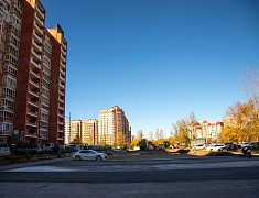 Мэр Благовещенска Олег Имамеев в ходе выездного совещания проконтролировал ход работ на универсальной спортплощадке в микрорайоне