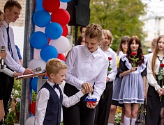 Мэр Города Олег Имамеев поздравил благовещенцев с днём знаний