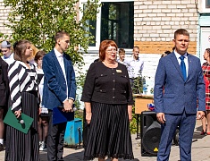 В школах Благовещенска прошли торжественные линейки