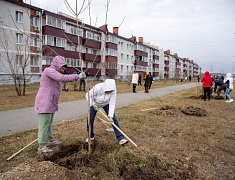 Сотрудники городской администрации во главе с мэром Олегом Имамеевым присоединились к традиционной акции «Город берегу»