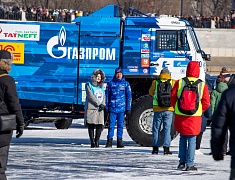Автомобильные гонки в рамках Международного российско-китайского фестиваля зимних видов спорта