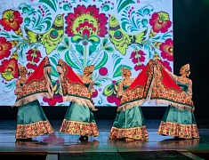 В Благовещенске с 90-летием поздравили Центр эстетического воспитания детей им. В. В. Белоглазова