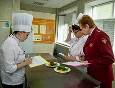 В Благовещенске выбрали лучшего школьного повара