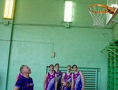 Мэр Благовещенска Олег Имамеев вручил награду "Наставник месяца"