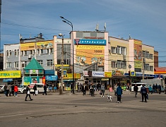 До конца года в Благовещенске обновят фасады 9 торговых центров 