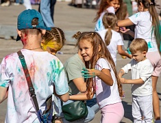 В Благовещенске прошёл семейный праздник «Город счастливых детей»