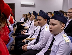 Парту Героя в память об участнике СВО открыли в школе №22 Благовещенска