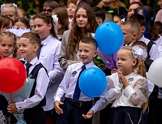 Мэр Города Олег Имамеев поздравил благовещенцев с днём знаний