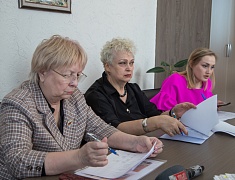 Члены жюри под председательством заммэра Виктории Хопатько подвели промежуточные итоги конкурса на лучшие эскизы 