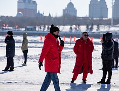 Автомобильные гонки в рамках Международного российско-китайского фестиваля зимних видов спорта