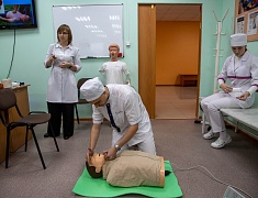 В Благовещенске волонтеры городских мероприятий теперь умеют оказывать первую помощь