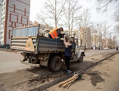 Мэр Благовещенска Олег Имамеев вместе с фан-клубом города очистил еще одну городскую территорию