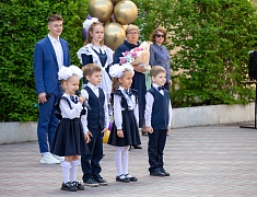 Во всех школах Благовещенска прозвенели последние звонки