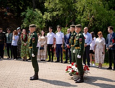 В день города прошли торжественные церемонии возложения цветов