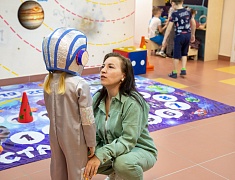 В преддверии Дня космонавтики в «космической обсерватории» прошло первое занятие с воспитанниками детского сада № 68