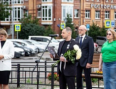 Больше 100 благовещенцев почтили память детей-жертв войны в Донбассе